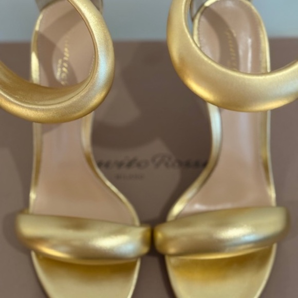 GIANVITO ROSSI BIJOUX 105 GOLD METALLIC LEATHER SANDALS SIZE 37.5 NEW - Picture 15 of 16